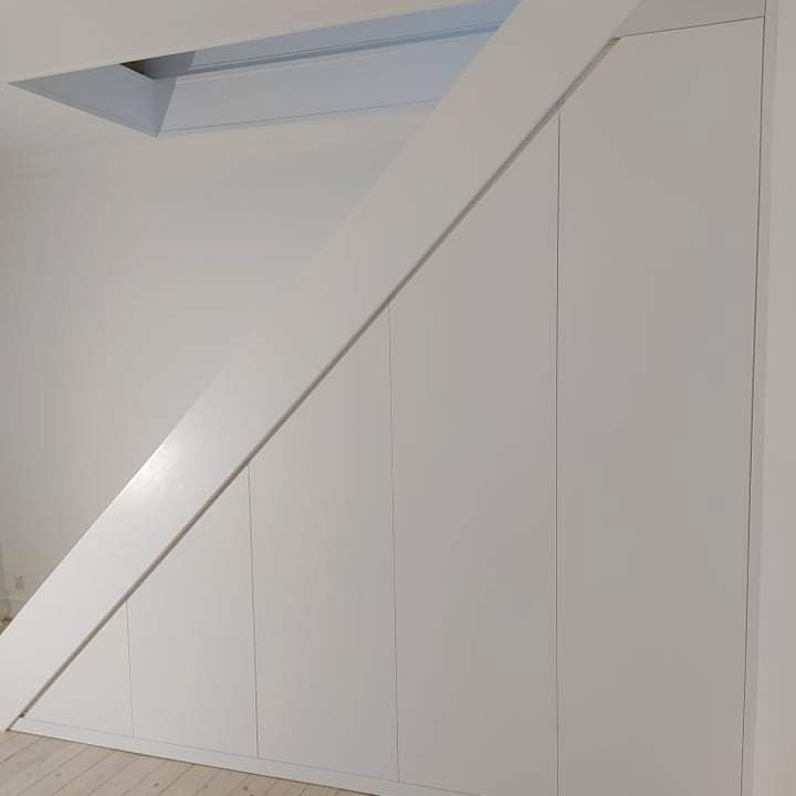 skab-under-trappe3