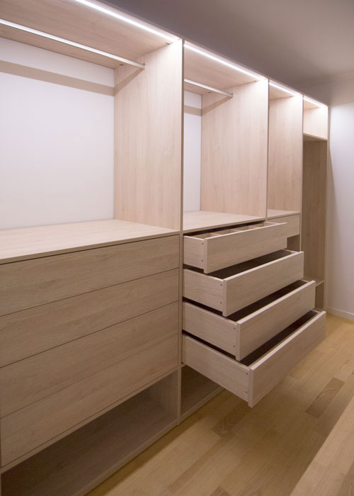 walk-in.closet4